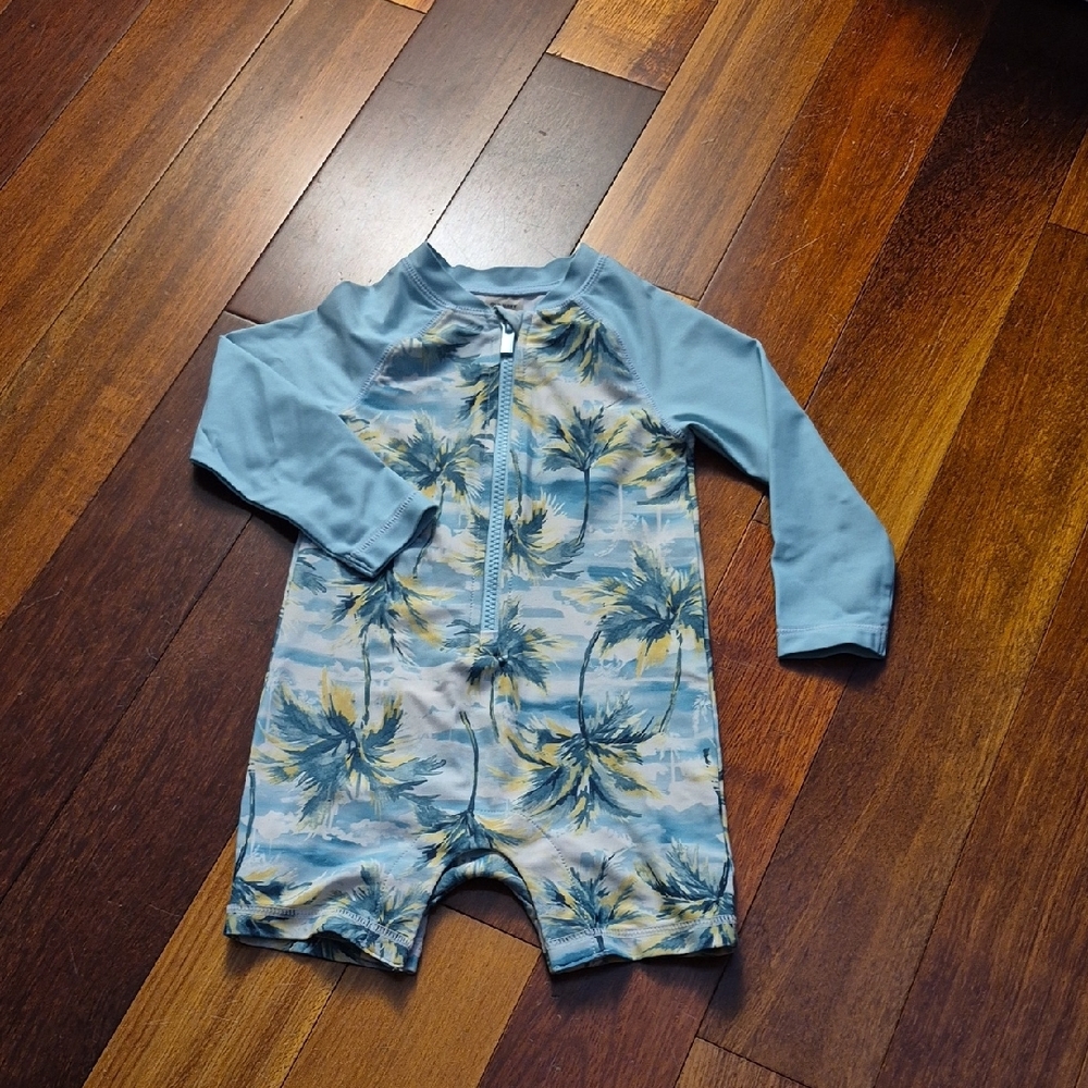 💛10/$20💛Old Navy Blue and Yellow Kids Swim Rashguard